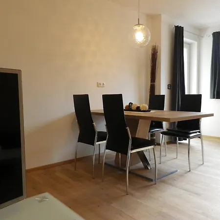 Haus 4 Holidays Apartment *